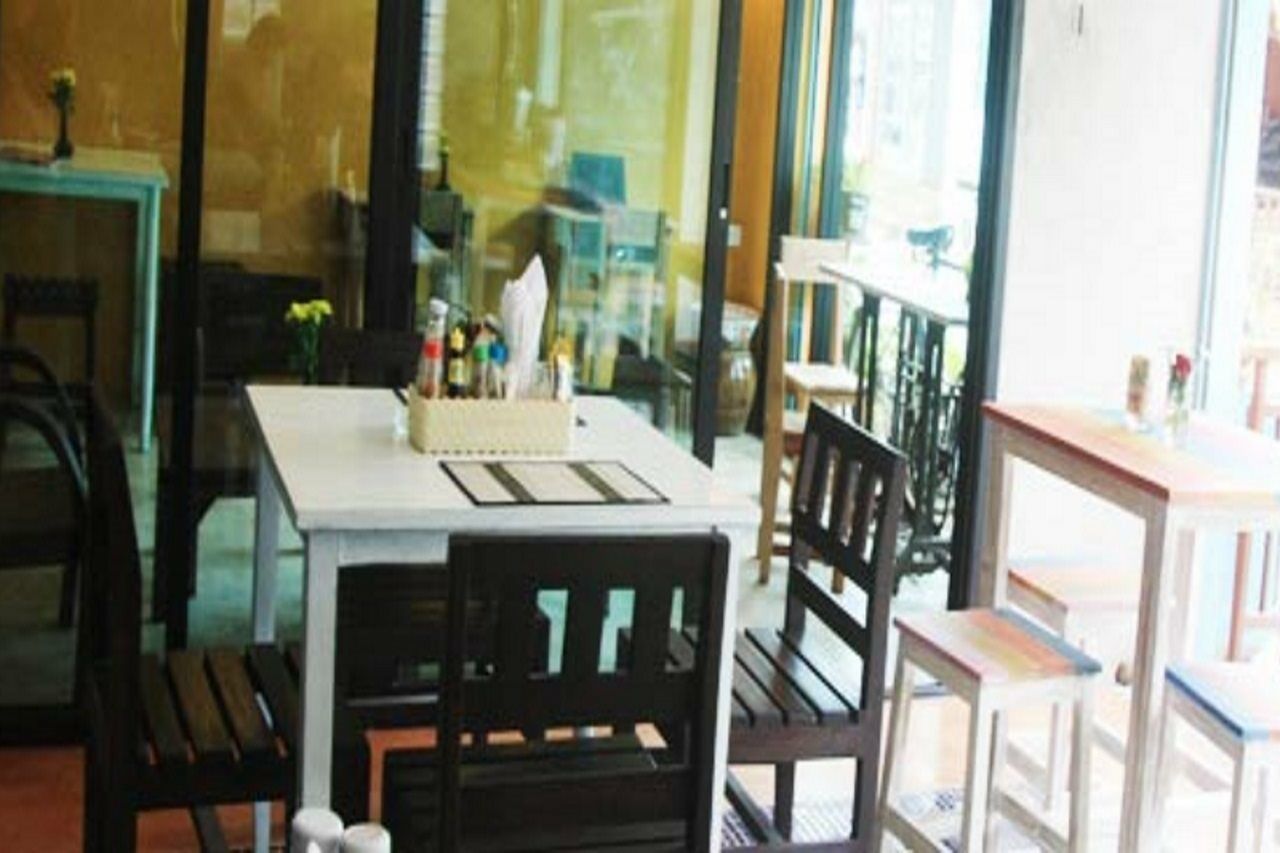 Anan House Hotel Phuket Bagian luar foto