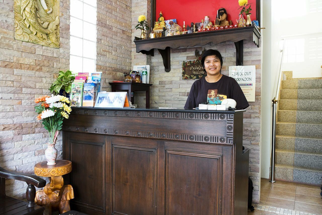 Anan House Hotel Phuket Bagian luar foto